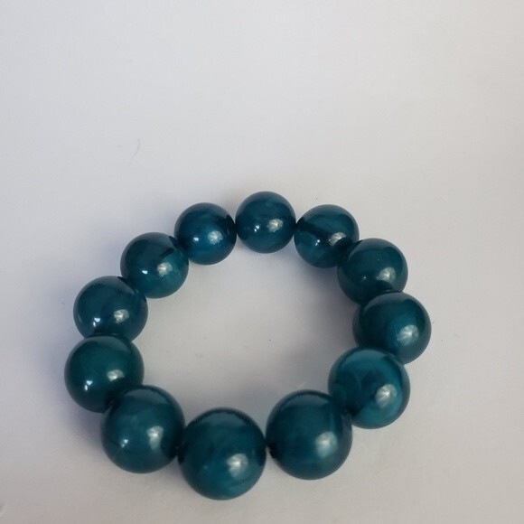 Green Stretch Bracelet 6.5 inches - Picture 4 of 6